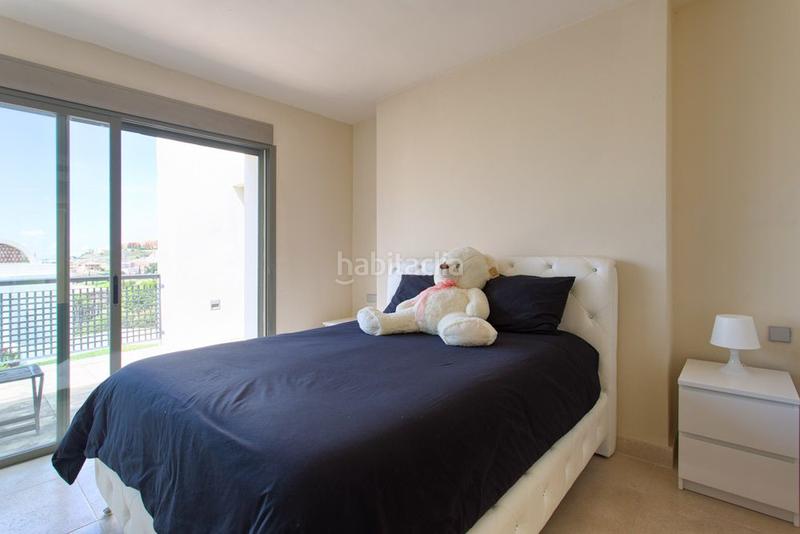 Foto f20dec4c-adaa-4a7a-ab18-f43c774fd960. Lloguer apartament amb calefacció aparcament piscina a Benahavís