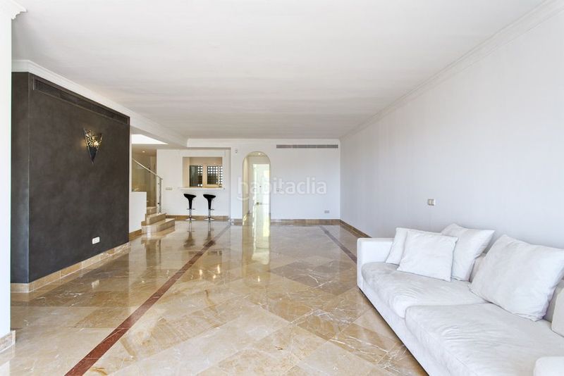 Foto 22145-img866-201533863. Dúplex en lomas de la quinta spacious duplex penthouse. south facing with views to la quinta golf, the sea and the mountains. close to all amenities. ready to move in. en Benahavís