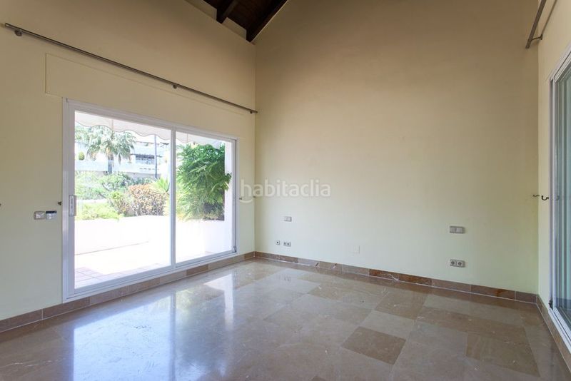 Foto 22145-img866-201533871. Dúplex en lomas de la quinta spacious duplex penthouse. south facing with views to la quinta golf, the sea and the mountains. close to all amenities. ready to move in. en Benahavís