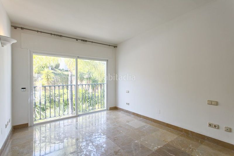 Foto 22145-img866-201533878. Dúplex en lomas de la quinta spacious duplex penthouse. south facing with views to la quinta golf, the sea and the mountains. close to all amenities. ready to move in. en Benahavís