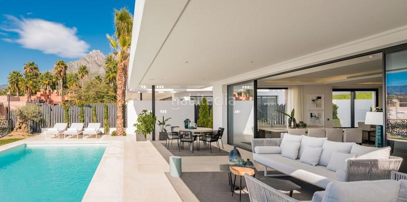 Foto c16e9d5f-4a17-464d-8a46-f6c625581d61. Chalet in n/a in lomas de Marbella club Marbella