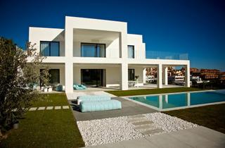 Lloguer Xalet a N/a. Lujosa villa moderna de cuatro dormitorios y baños, orientada al