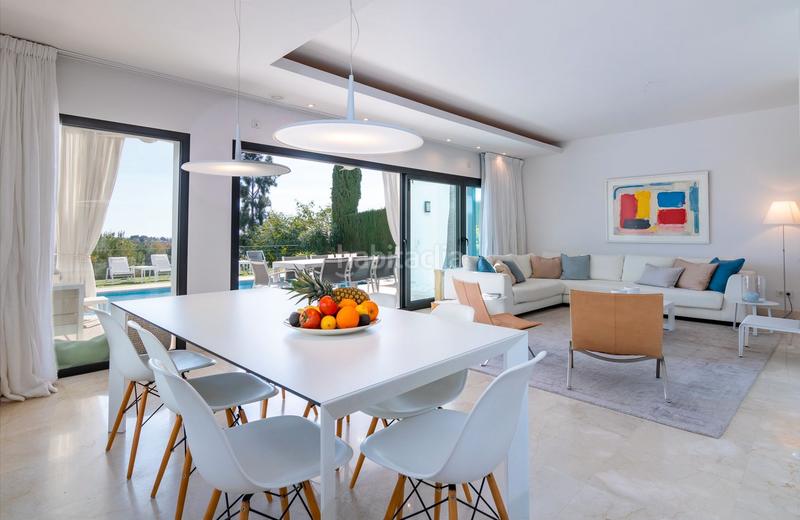 Foto 54714fb7-3d1c-4acd-94dc-a7cc82815267. Rent chalet with heating parking pool in Nueva Atalaya Estepona