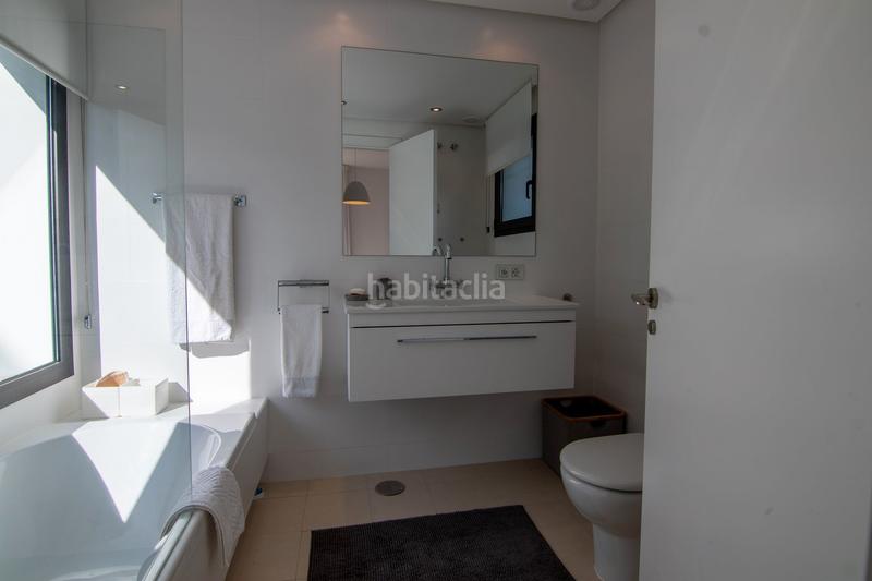 Foto b3101ce9-2e3a-46ad-ba36-1b802a49b298. Rent chalet with heating parking pool in Nueva Atalaya Estepona
