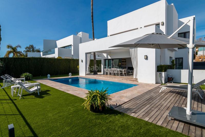 Foto b34a08b4-cc17-4b85-a488-f0de87262591. Rent chalet with heating parking pool in Nueva Atalaya Estepona