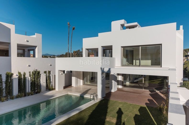 Foto 4dc90f08-9042-4504-9f26-5eddcacda16e. Xalet a n/a a Playa de la Fontanilla Marbella
