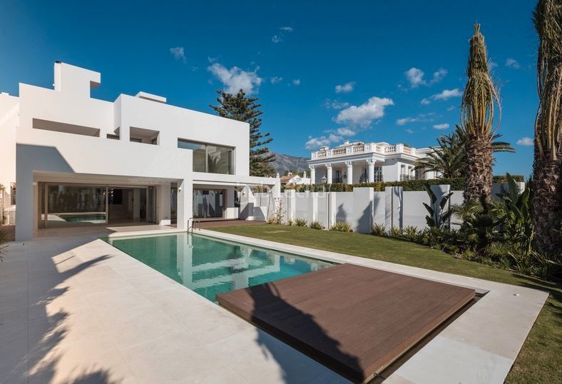 Foto ab632172-4e83-41f5-a8f5-4233e216c832. Xalet a n/a a Playa de la Fontanilla Marbella