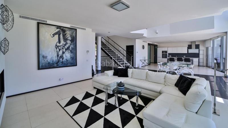 Foto 170f780c-07b1-45f9-9f76-99a1cd190b3f. Miete haus in calle sierra blanca 184 in Nagüeles Alto Marbella