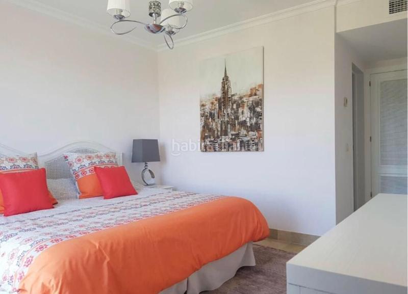 Foto 3444d078-9e35-49c4-98d3-563c2c649063. Location duplex avec parking piscine dans Cancelada Estepona