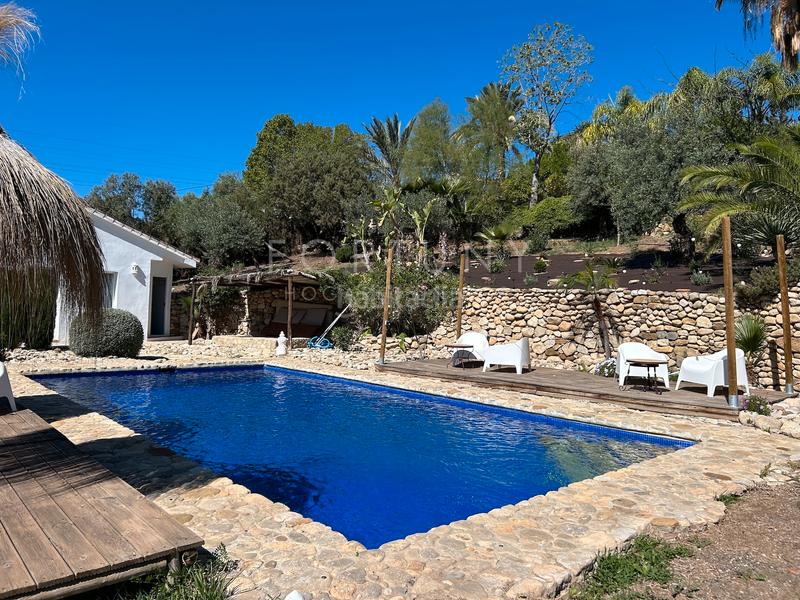 Foto 99c4d48a-c3af-4b9a-9ed1-2cb8050a3e8b. Masía en n/a 13 en Álora