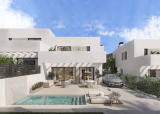 Towny house in Avenida santa clara 3. Moderna, amplia y funcional casa pareada de diseño vanguardista