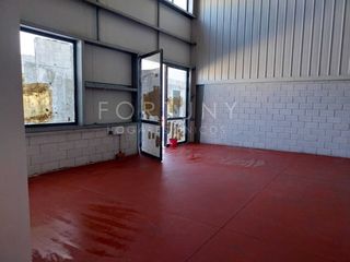 Lloguer Nau industrial a Centro. Amplia nave en alquiler, diáfana a dos alturas, ubicada excelent