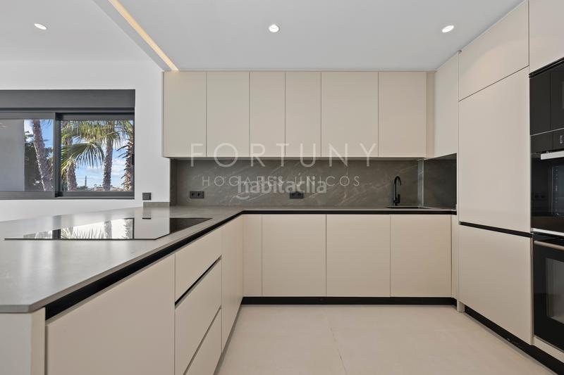 Foto 478db70a-a1e7-45bd-bd34-3d7174cbaa5d. Dachwohnung mit parking pool in Paraiso - Barronal Estepona