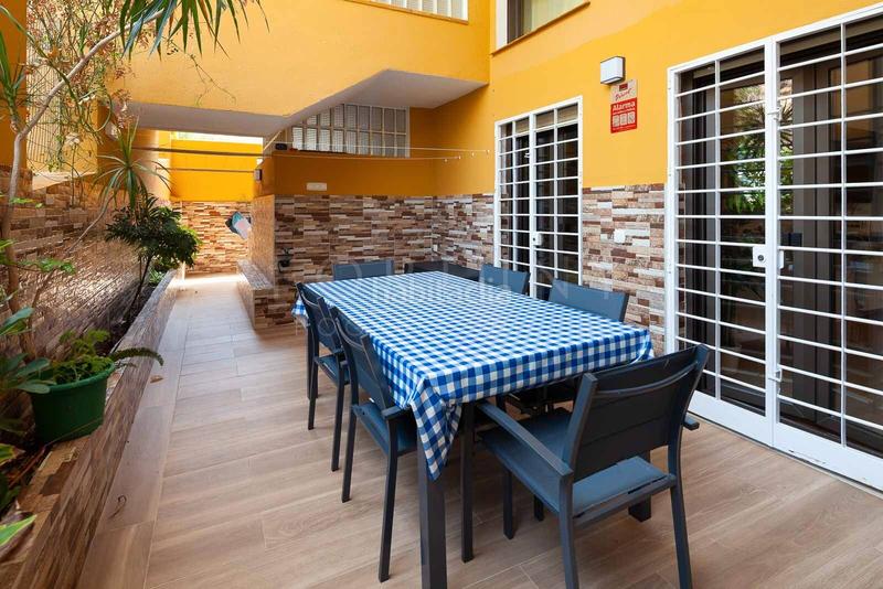Foto 51299e03-06a2-4aa4-a528-233832baac59. Alquiler piso amplio y luminoso piso con terraza y patio, piscina comunitaria, dos plazas de aparcamiento en el Mayorazgo, . en Málaga