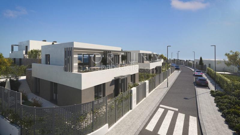 Foto 0f108dcc-6b00-41f1-9036-6a6c86fd6184. Casa pareada en carretera de almería 15 cómoda, funcional y luminosa casa pareada con vistas al mar , torrox en Lagos