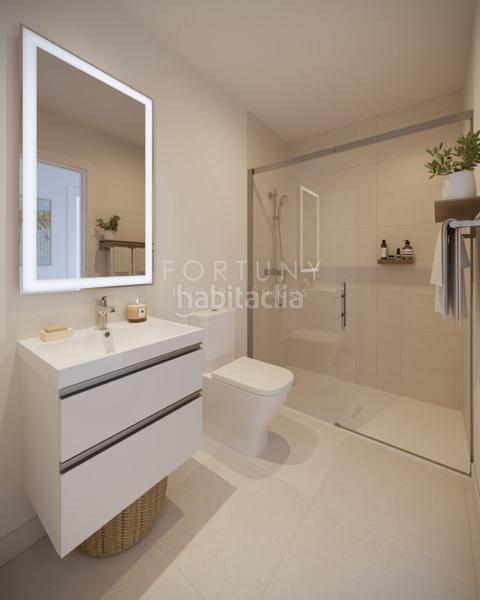 Foto 60b3a649-f62d-4af1-b840-4fd75811b895. Casa pareada en carretera de almería 15 cómoda, funcional y luminosa casa pareada con vistas al mar , torrox en Lagos