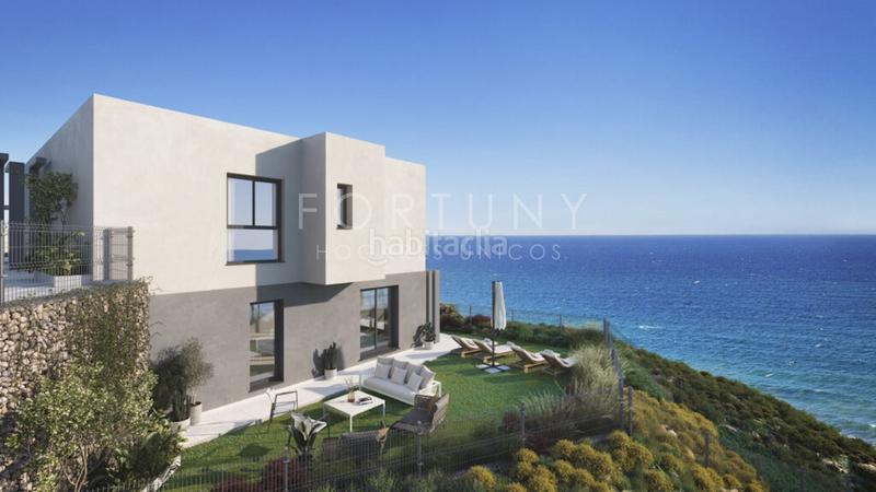 Foto 7921c9c6-a474-4196-a99d-0eb0329a8d63. Casa pareada en carretera de almería 15 cómoda, funcional y luminosa casa pareada con vistas al mar , torrox en Lagos