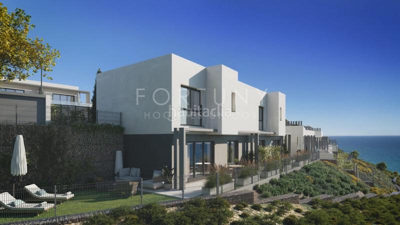 Foto 93c854cc-8c90-4e96-b96b-aa3f614db152. Casa pareada en carretera de almería 15 cómoda, funcional y luminosa casa pareada con vistas al mar , torrox en Lagos