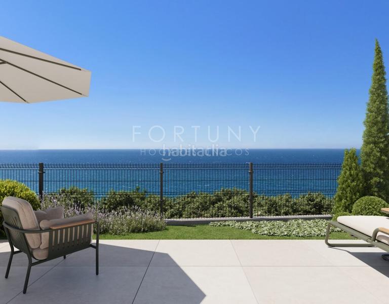 Foto 9f824a02-bbaf-4ce7-92af-e85c14946582. Casa pareada en carretera de almería 15 cómoda, funcional y luminosa casa pareada con vistas al mar , torrox en Lagos