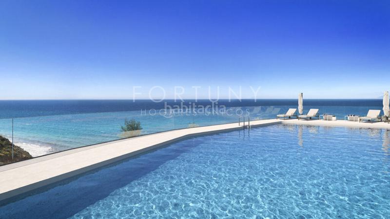Foto fc15e9be-231a-4b7f-ac44-103943ec9b4f. Casa pareada en carretera de almería 15 cómoda, funcional y luminosa casa pareada con vistas al mar , torrox en Lagos