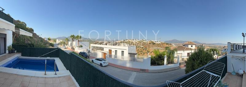 Foto 1871f638-312a-4f9c-ab38-9891e67ac81a. Maison avec piscine dans Coín