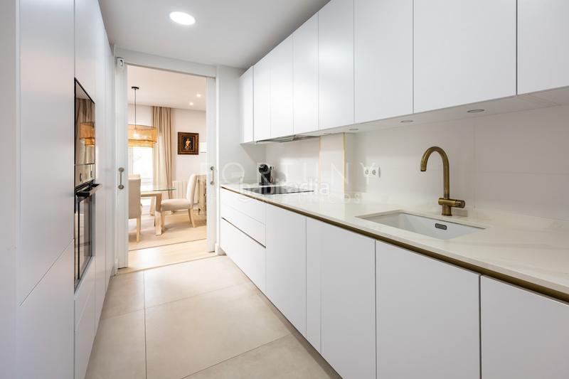 Foto 5f28be65-fcc7-430f-a715-17724c7be349. Haus mit kamin heizung parking pool in El Candado Málaga