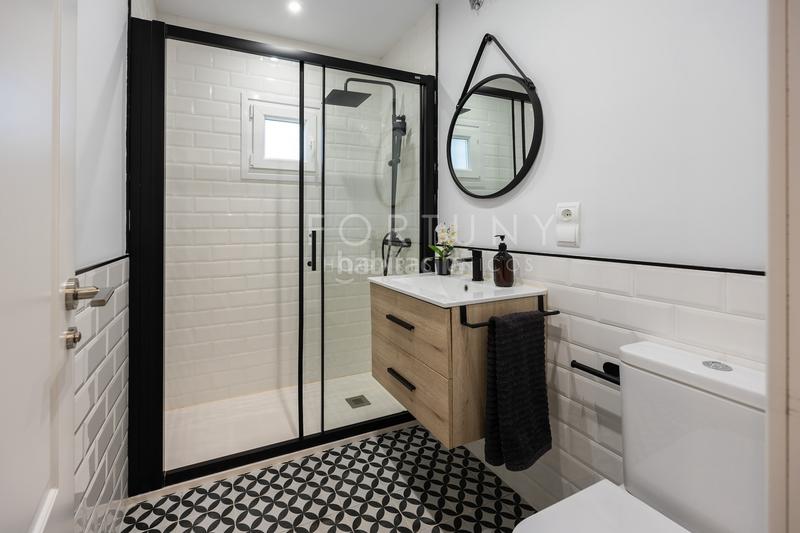 Foto 8d05829f-2a3f-4336-873f-6fbfde951935. Haus mit kamin heizung parking pool in El Candado Málaga