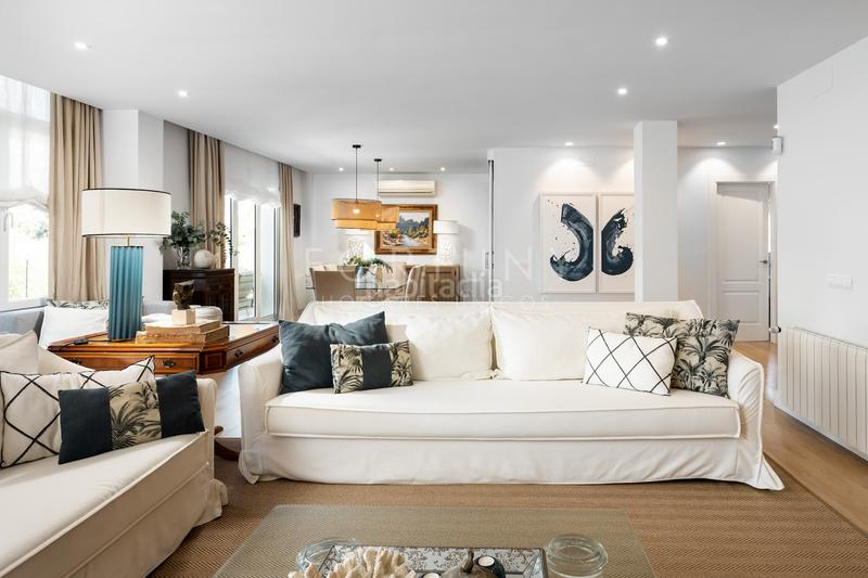 Foto e2258ee0-b1f9-4d28-b3b4-1325d9074edb. Haus mit kamin heizung parking pool in El Candado Málaga