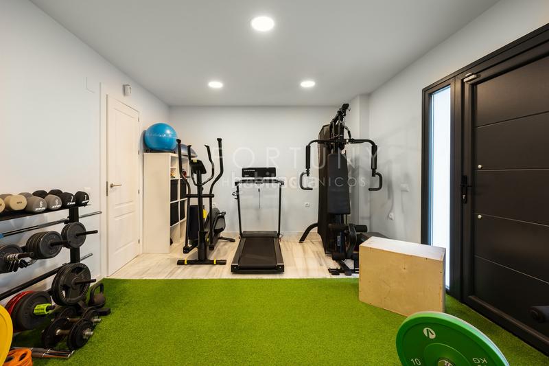 Foto be8e1526-8041-414d-8990-496c99d77a8b. House with fireplace heating parking pool in El Candado Málaga