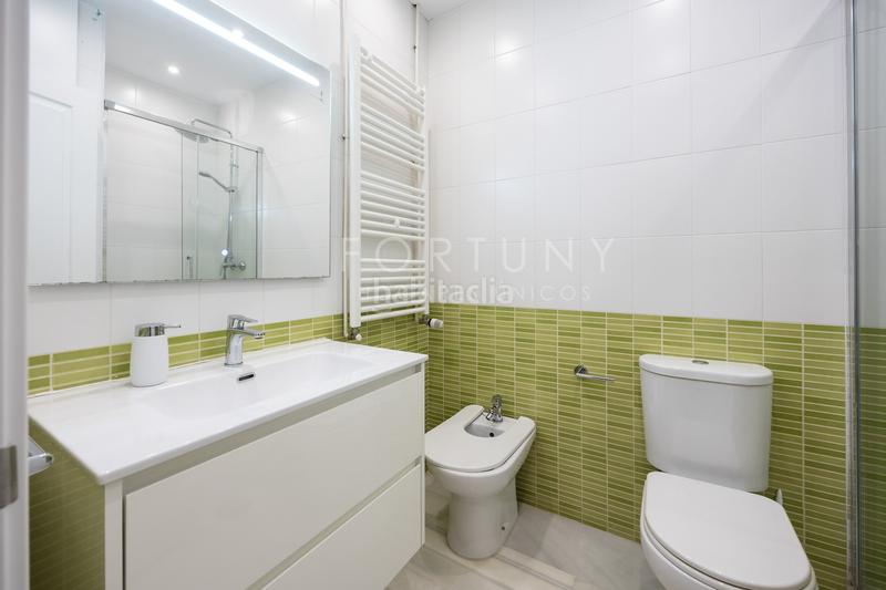 Foto 0da2cc8f-1eea-4285-a0c5-554db04d3e11. Maison avec cheminée chauffage parking piscine dans Málaga