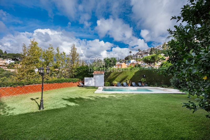 Foto c46e44f4-ab79-4dd3-97ff-3862cd2964a5. Maison avec cheminée chauffage parking piscine dans Málaga