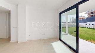 Rez-de-chaussée à Avenida fuengirola 48