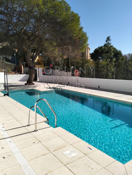 Foto 5db1afed-3d73-41d4-a30b-7206e1336973. Pis amb piscina a Cerrado de Calderón - Hacienda Paredes Málaga