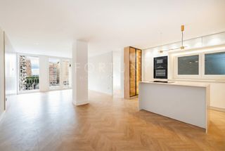 Piso en Paseo Reding 33