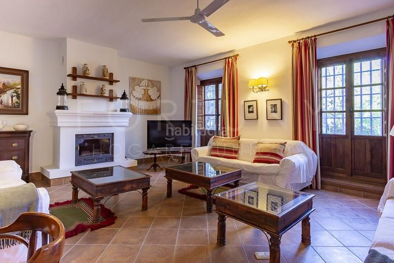 Foto 82f44c4e-d243-49ed-a983-b555830345c6. Mas dans avenida llano de pablo picasso 16 dans Archidona