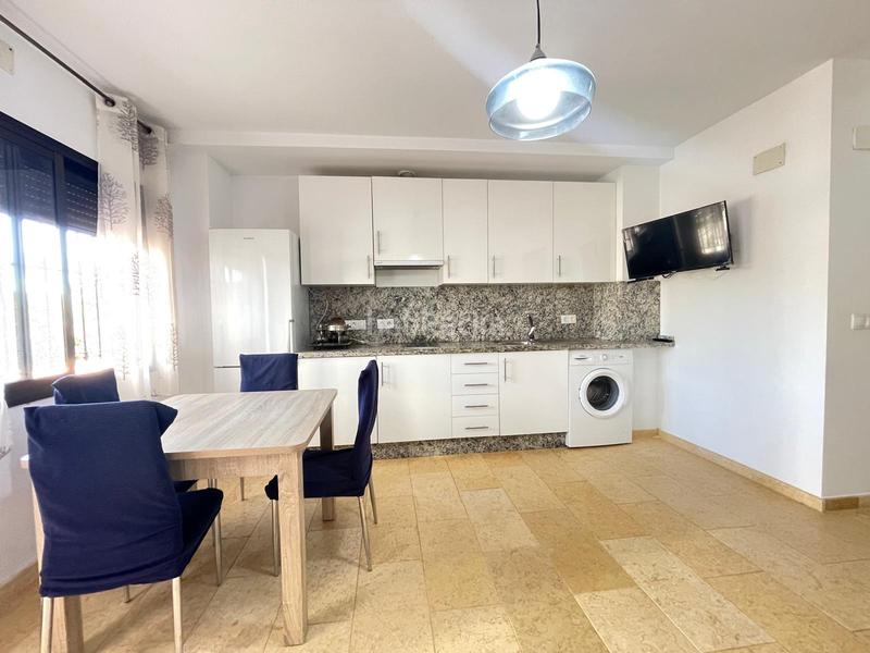 Foto b98bf620-335c-4129-893e-04155fc15d5c. Apartament amb aparcament piscina a Bahía Dorada Estepona