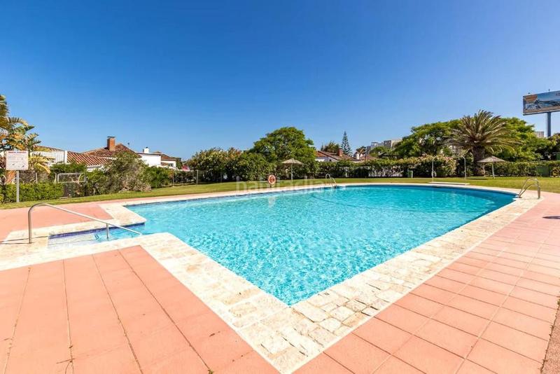 Foto fbaeaeb5-fb51-40d9-991b-58b3246bfa55. Apartament amb aparcament piscina a Bahía Dorada Estepona