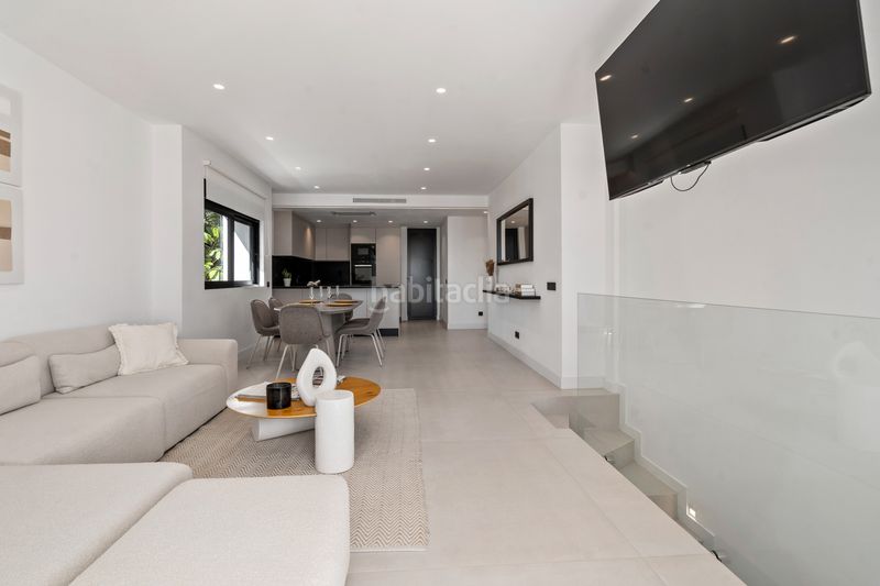 Foto c5f45cee-3661-415c-8f9c-53542912bae5. Planta baja 40 viviendas de lujo con vistas al mar y a la montaña, con piscina privada y parking privado, cerca de puerto banús en Estepona