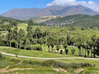Terreny residencial a Estepona Golf. Parcela exclusiva en primera línea de golf en estepona