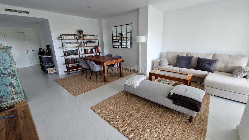 Foto 8e3b3b1b-ca2e-4c13-a9f9-a928e15d8323. Appartement avec parking piscine dans altos de Estepona Estepona