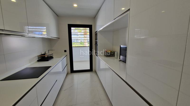 Foto bb851826-d2b2-40f3-b9bd-98005cdded4c. Appartement avec parking piscine dans altos de Estepona Estepona