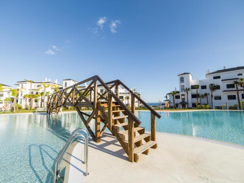 Foto f1c65ba2-62f4-4483-aedc-07e4c3d22da2. Appartement avec parking piscine dans altos de Estepona Estepona