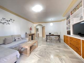 Apartament a Centro. Apartamento de 3 dormitorios en el centro de estepona, cerca de