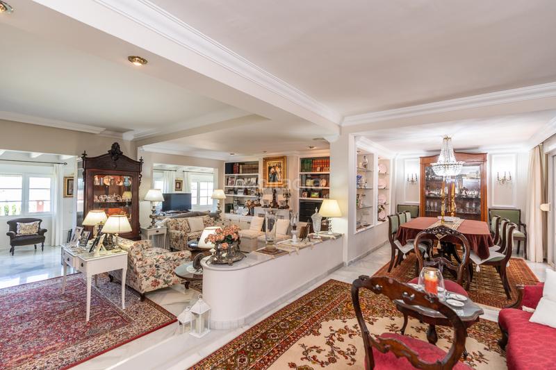 Foto 5b7dfeda-c447-4307-a2b8-73a3d2d2155a. Maison avec parking piscine dans Seghers Estepona