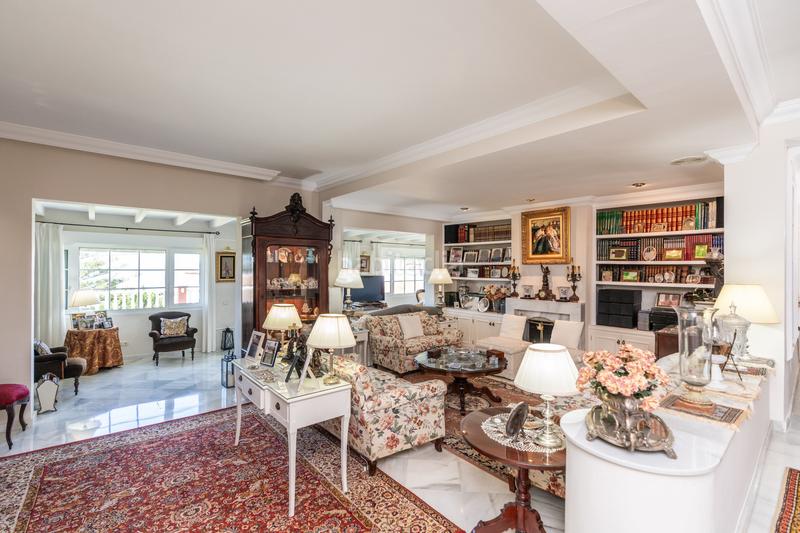 Foto b86e9364-9871-4fb7-ac23-3d1c9755ad4c. Maison avec parking piscine dans Seghers Estepona