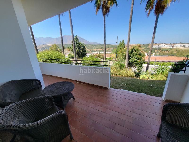 Foto c0bf7a6e-ad67-48fa-b71e-93a1301fdd6f. Planta baja fantástico apartamento golf en Estepona golf Estepona