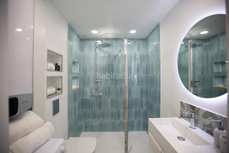 Foto b059c861-38b2-4590-ad71-b80764db896a. Estudio impresionante estudio en marina bay, frontal al mar, en primera línea de playa junto a la playa del cristo. en Estepona