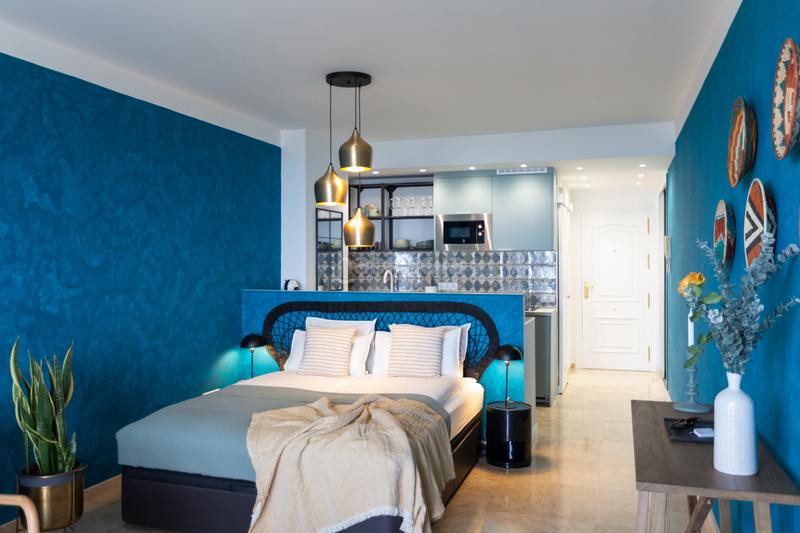 Foto d825bd56-4125-47b9-a21e-0f593773a198. Estudio impresionante estudio en marina bay, frontal al mar, en primera línea de playa junto a la playa del cristo. en Estepona