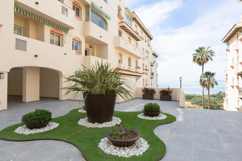 Foto de794483-94bd-4e72-9b5c-32e7ec40b9d4. Estudio impresionante estudio en marina bay, frontal al mar, en primera línea de playa junto a la playa del cristo. en Estepona