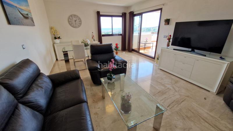 Foto c13f1fea-0300-448b-809b-4ff91efe7f04. Ático increíble ático de 2 dormitorios con increíbles vistas al mar en doña julia, residencial mirabella en Casares